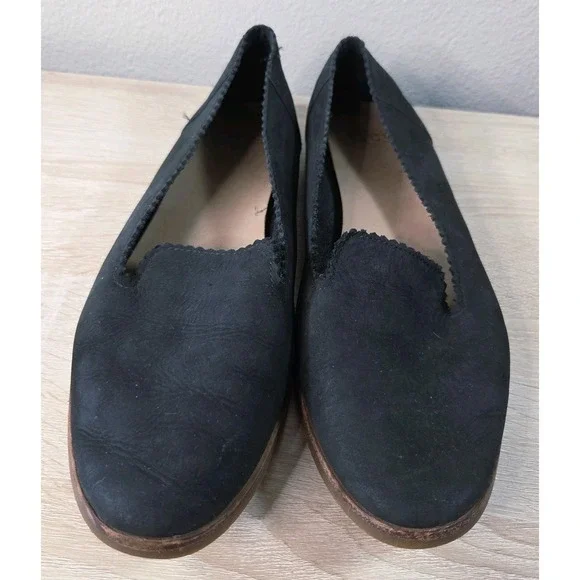 UGG Leather Slip On Flats Black Scalloped Edge Loafers Size 9 - Picture 2 of 9
